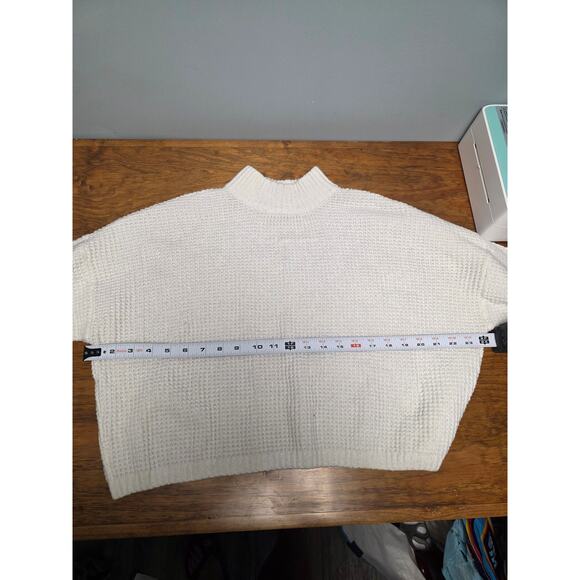 Hollister Sweater M Classic Cozy Knit White Crop High Neck Cottage Minimalist - Picture 5 of 7